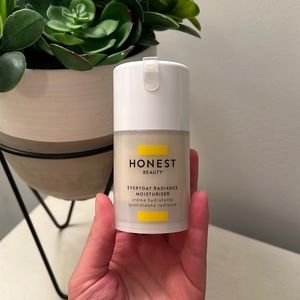 Honest beauty everyday radiance moisturizer